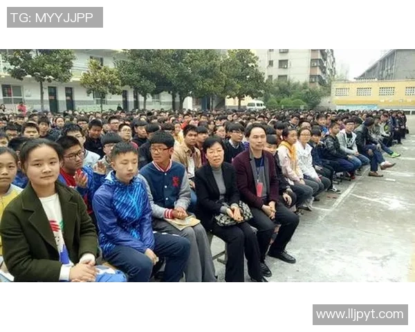 向阳小学足球球星崭露头角挑战未来 足坛新星崛起的梦想与奋斗